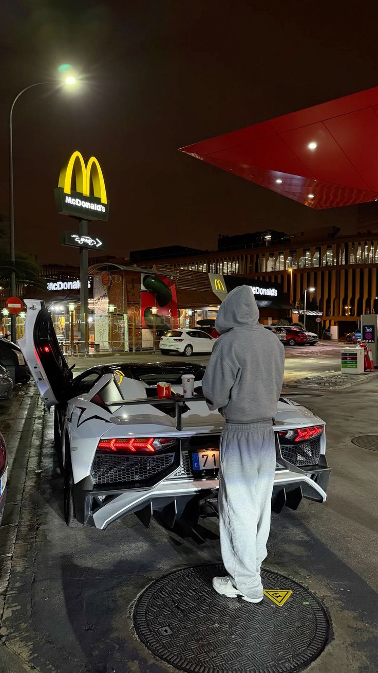 Exemple : voiture de luxe de nuit